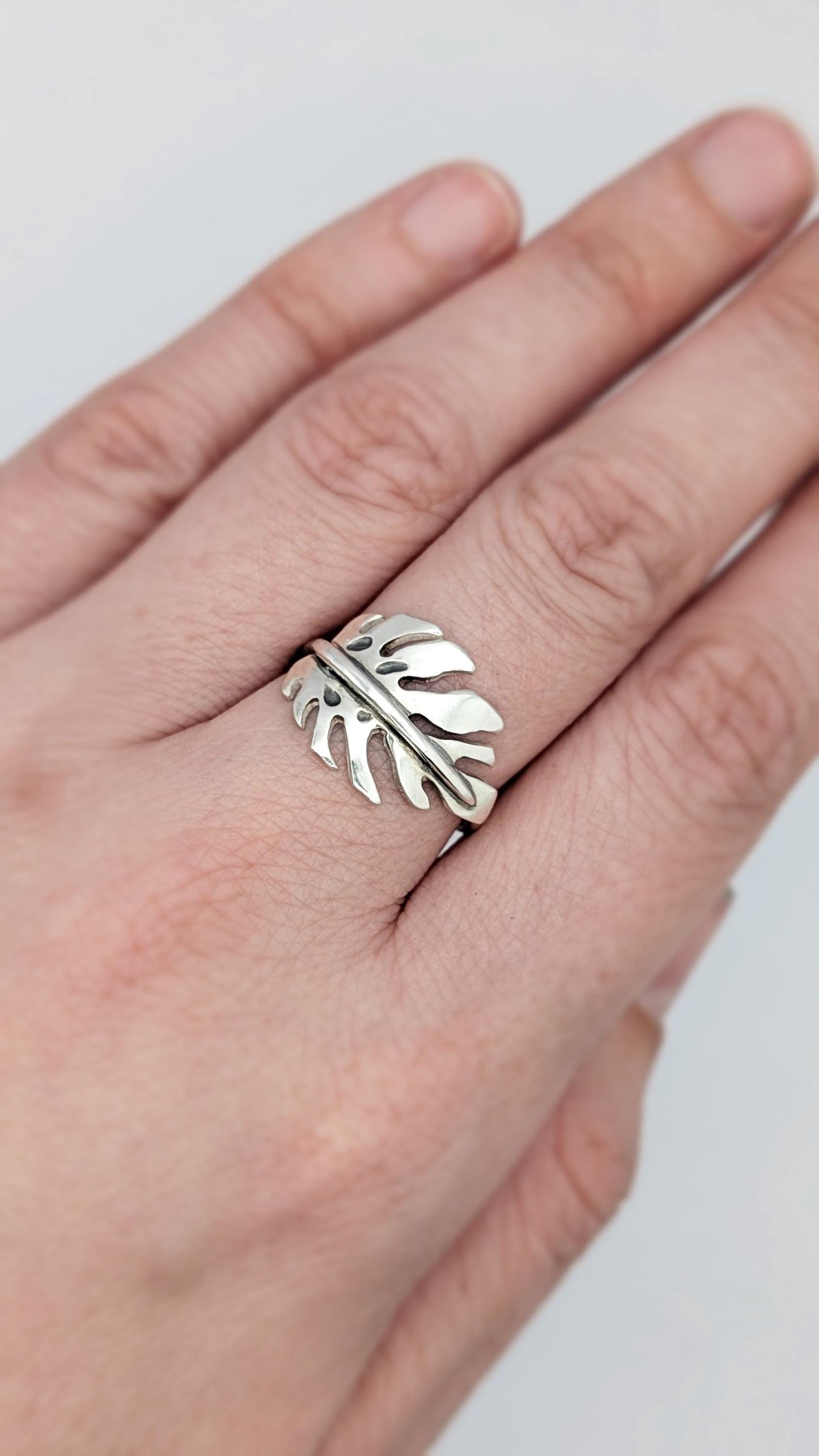 Monstera Swiss Cheese Plant Leaf Sterling Silver Ring ~ botanical jewellery, gift for plant lovers, gardening, unique gift, houseplant
